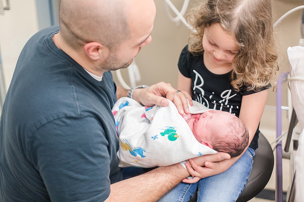 Kansas-City-Missouri-Newborn-Birth-Family-Photographer